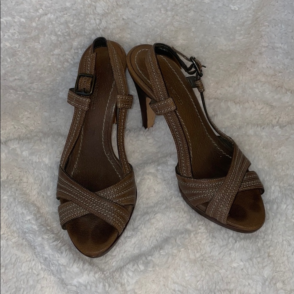 Banana Republic brown strap shoes